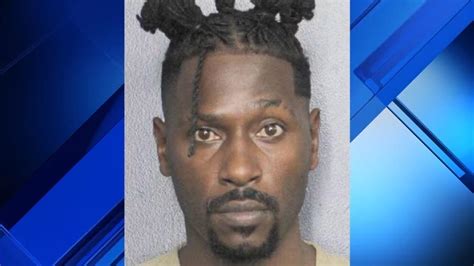 antonio brown criminal record.